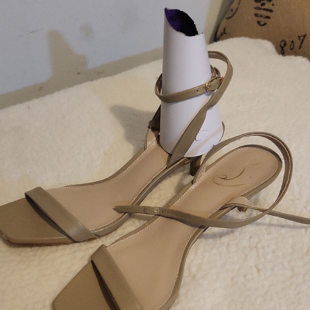 Elegant Tan Women's Sandals